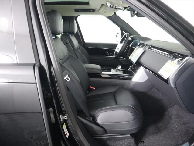 Thumbnail: 2025 Land Rover Range Rover - 21