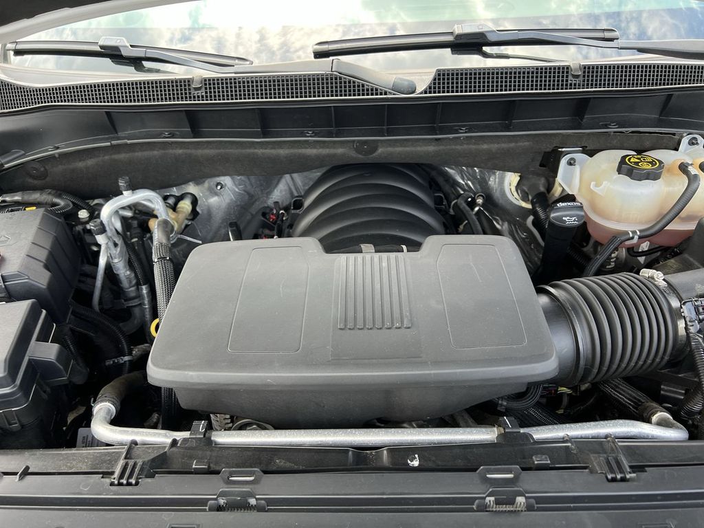 2023 Chevrolet Suburban RST photo