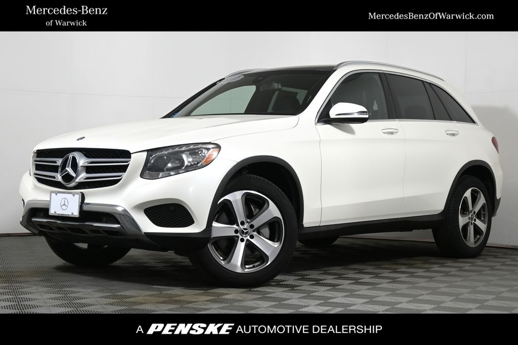 2017 Mercedes-Benz GLC 300 Hero Image