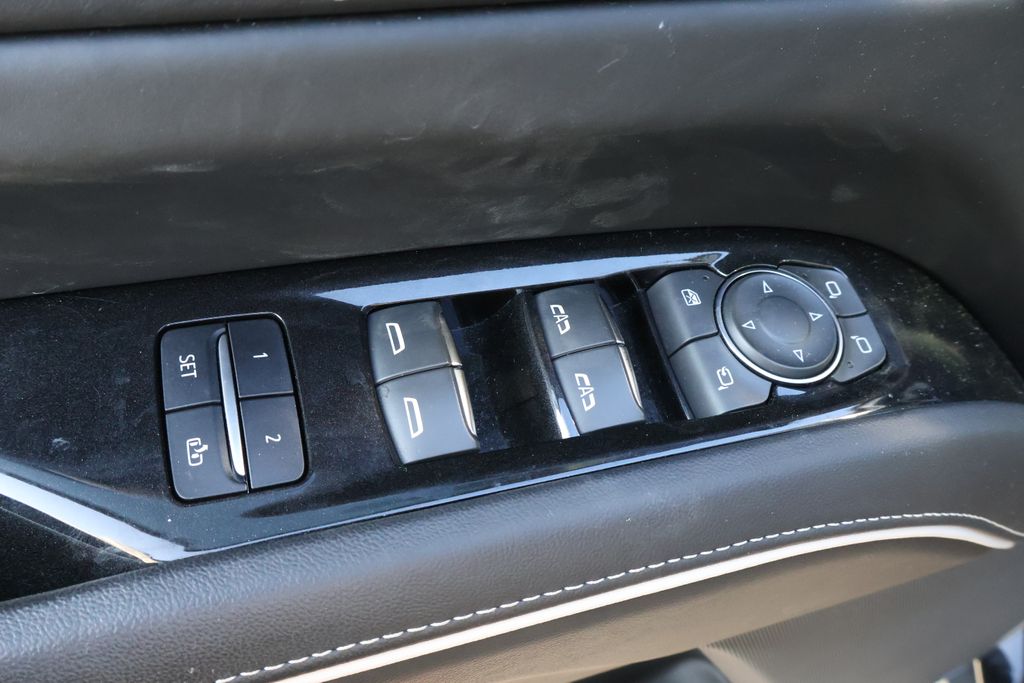 Thumbnail: 2023 Cadillac Escalade - 18