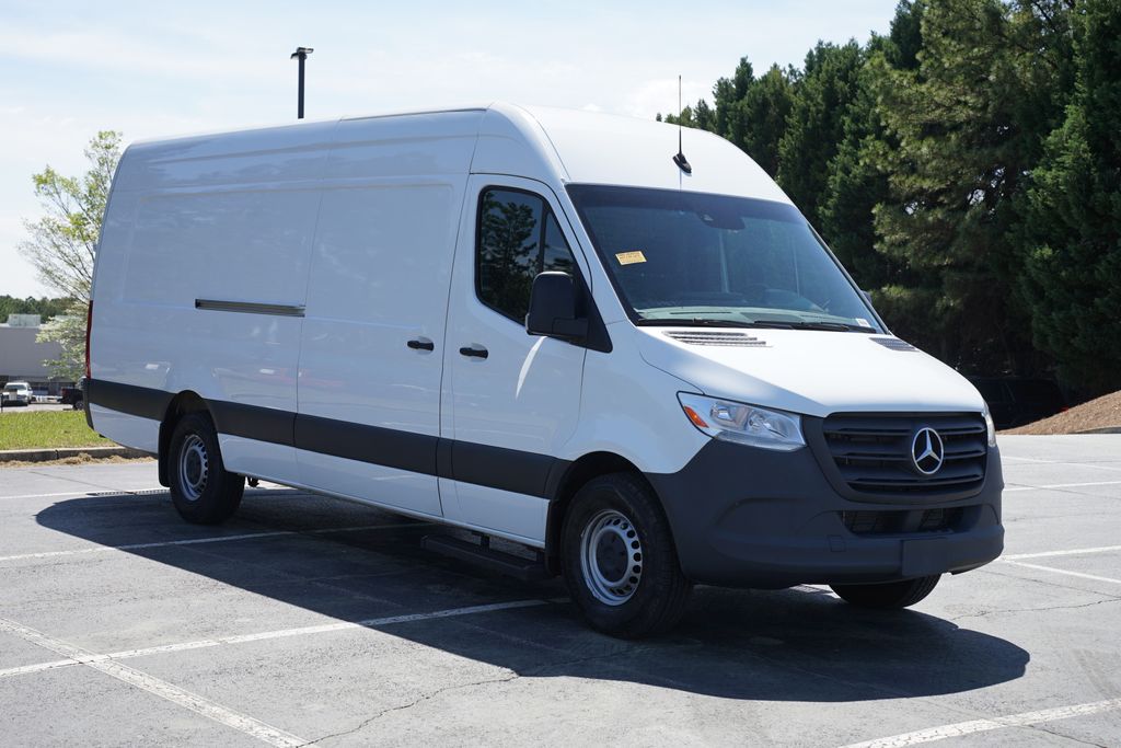 Thumbnail: 2024 Mercedes-Benz Sprinter - 3