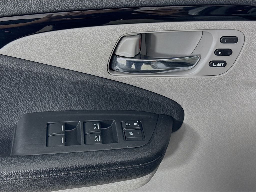 Used Car 2019 Honda Pilot  Touring For Sale Under $25,000 In Austin, Texas