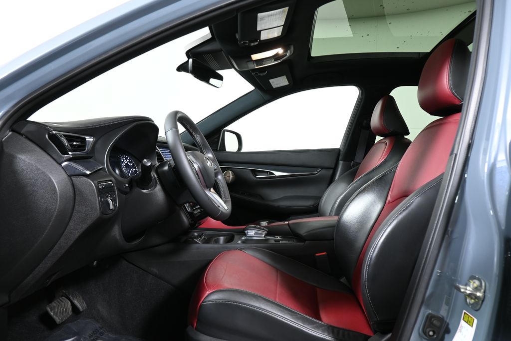 Thumbnail: 2023 INFINITI QX50 - 3