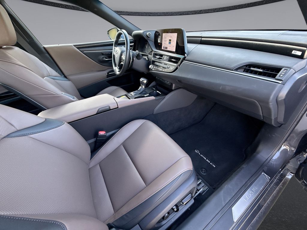 Thumbnail: 2025 Lexus ES - 15
