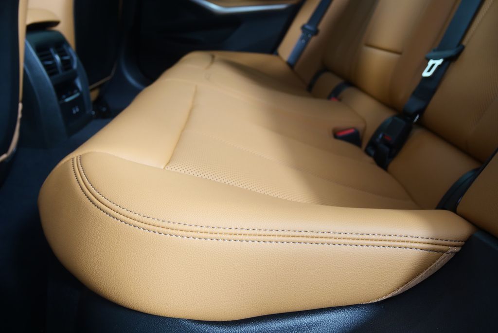 Thumbnail: 2026 BMW 3 Series - 14