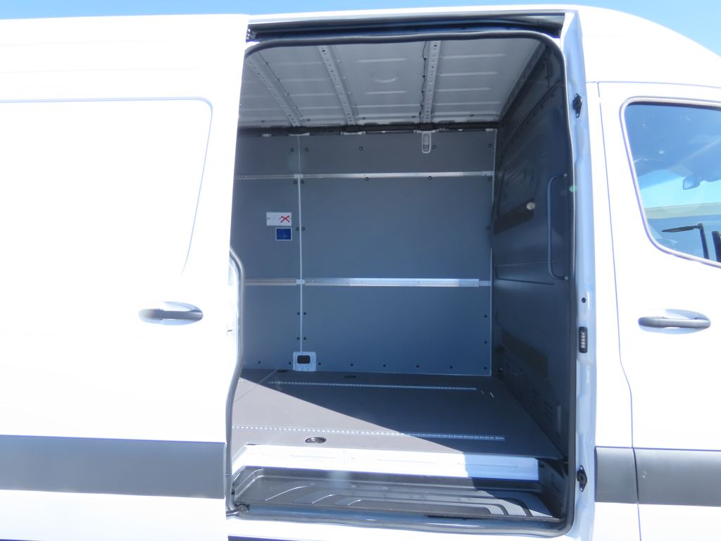 Thumbnail: 2025 Mercedes-Benz Sprinter - 24