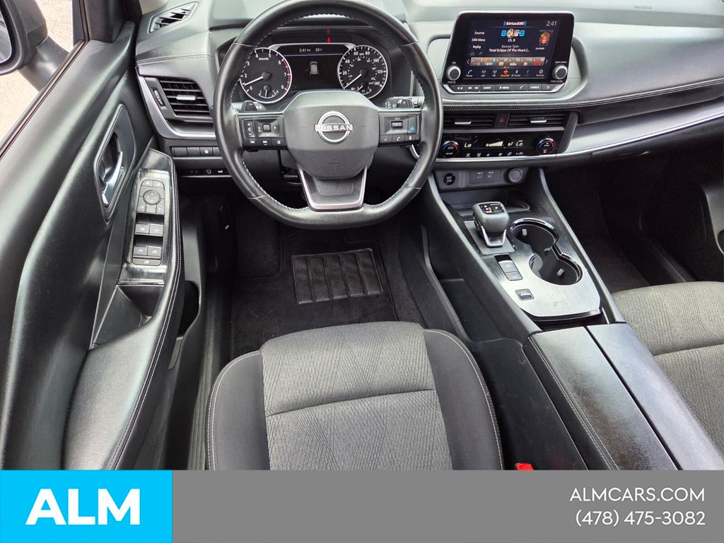 Used 2025 Gray Nissan SV image 9