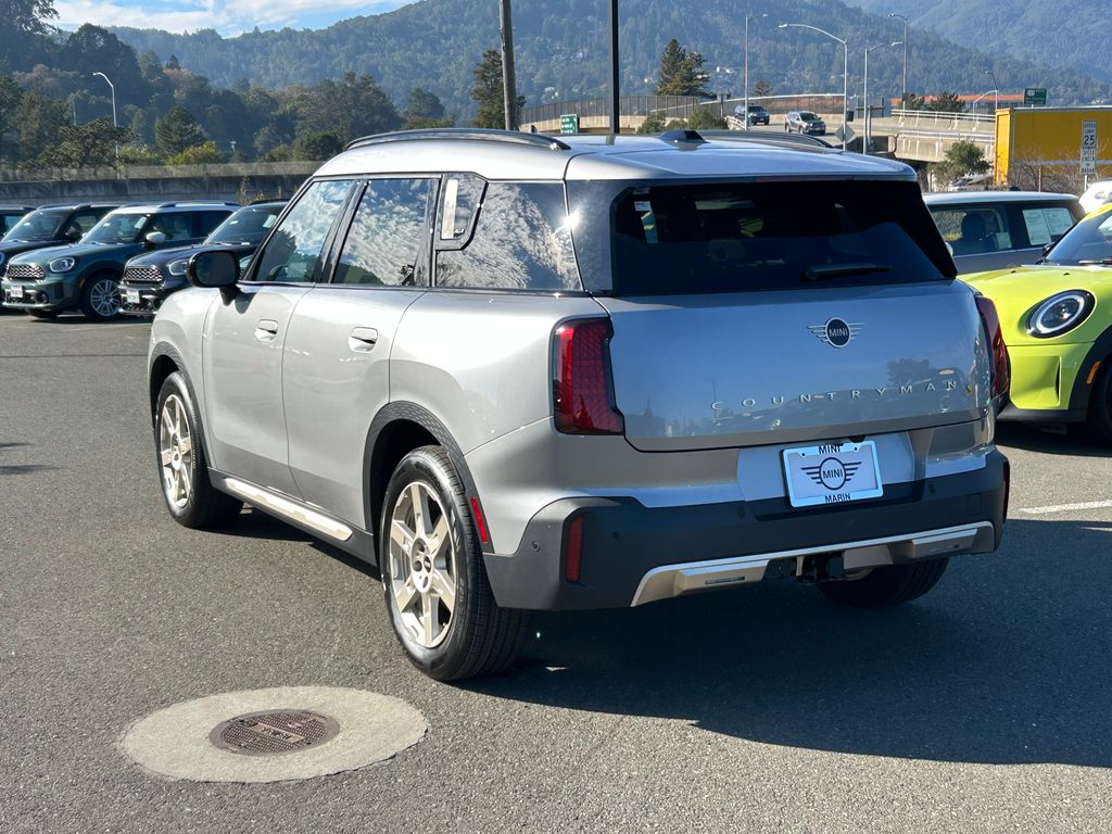 2025 MINI Cooper Countryman Signature 3