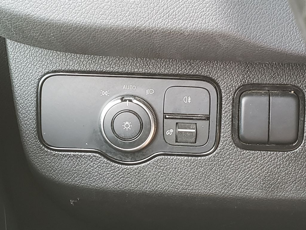 Thumbnail: 2019 Mercedes-Benz Sprinter - 17