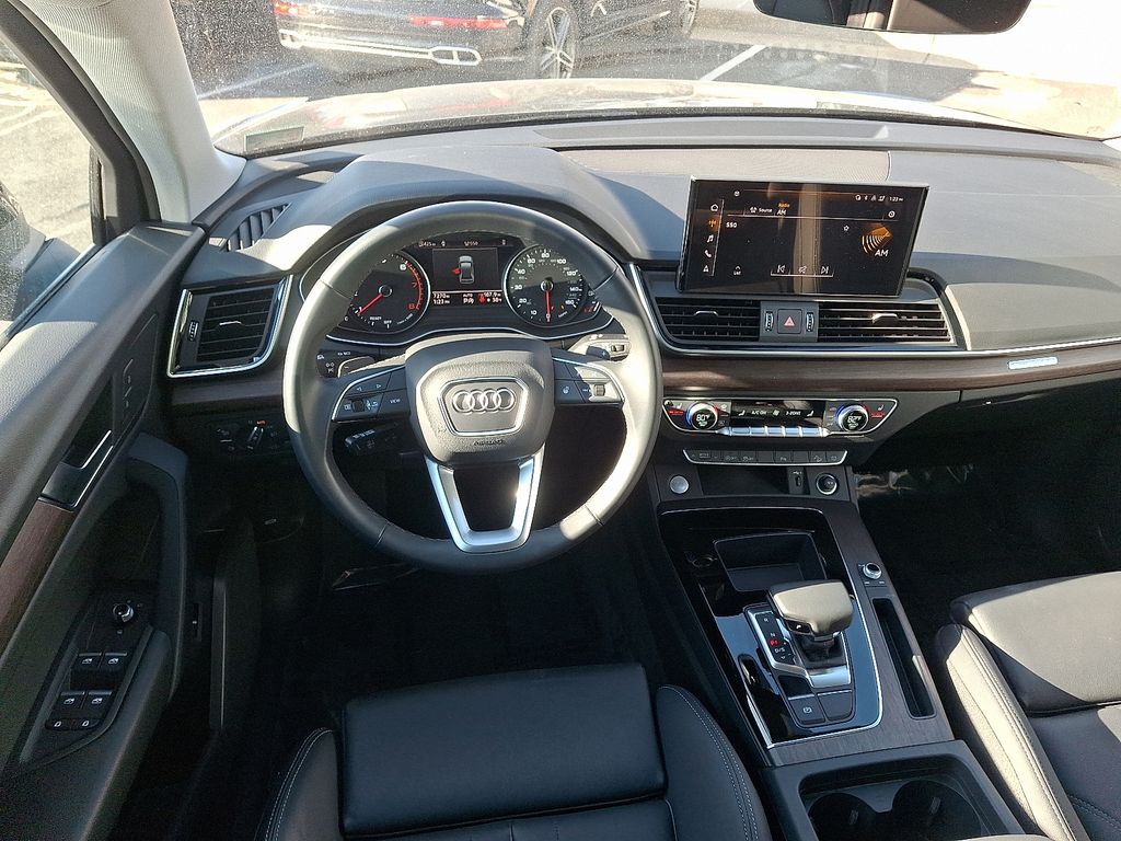 Thumbnail: 2025 Audi Q5 - 11