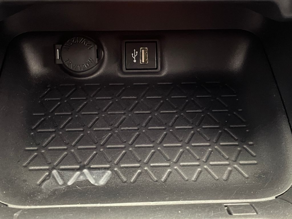 2024 Toyota RAV4 XLE 28