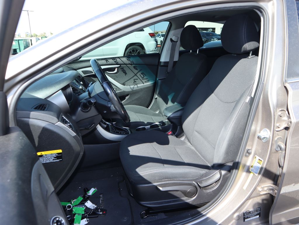 Thumbnail: 2015 Hyundai Elantra - 9