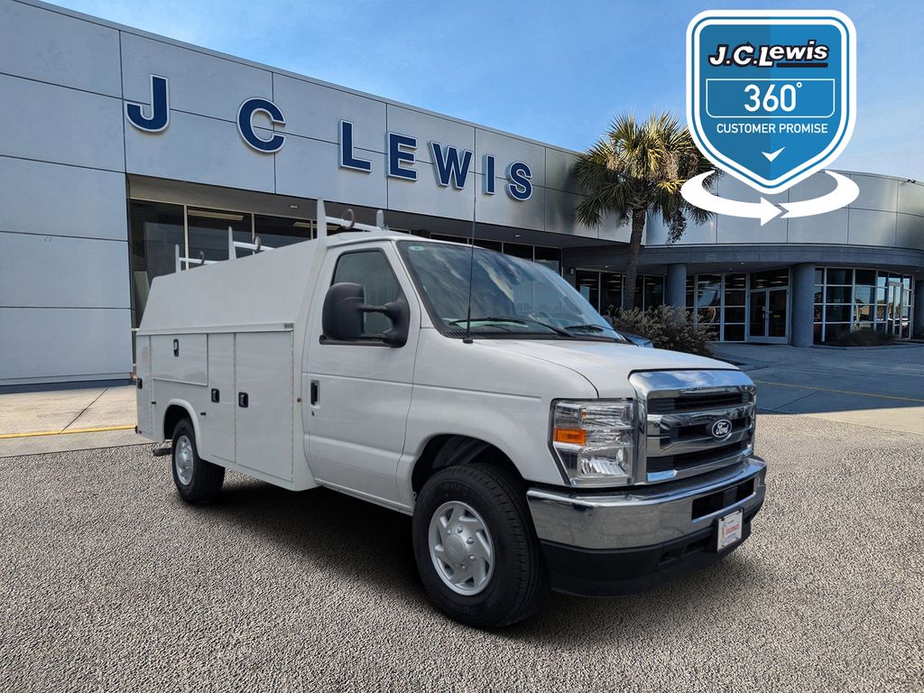 2026 Ford E-350 Cutaway 