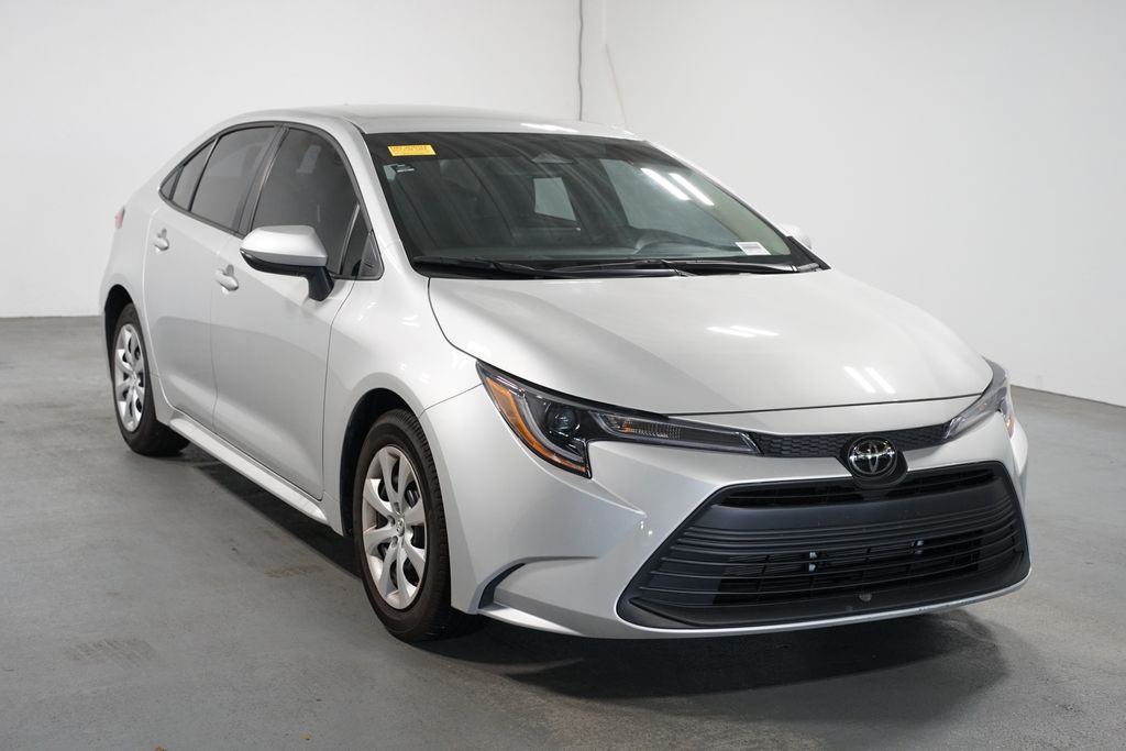 Thumbnail: 2025 Toyota Corolla - 3
