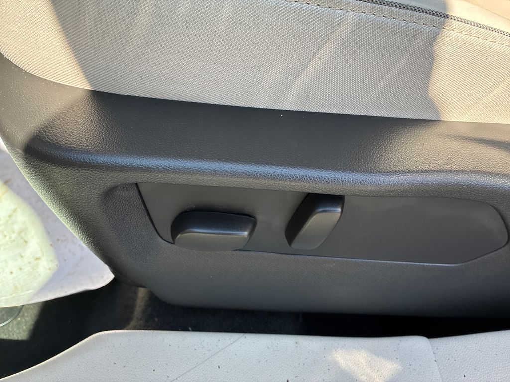 2023 Buick Envision Essence - 10