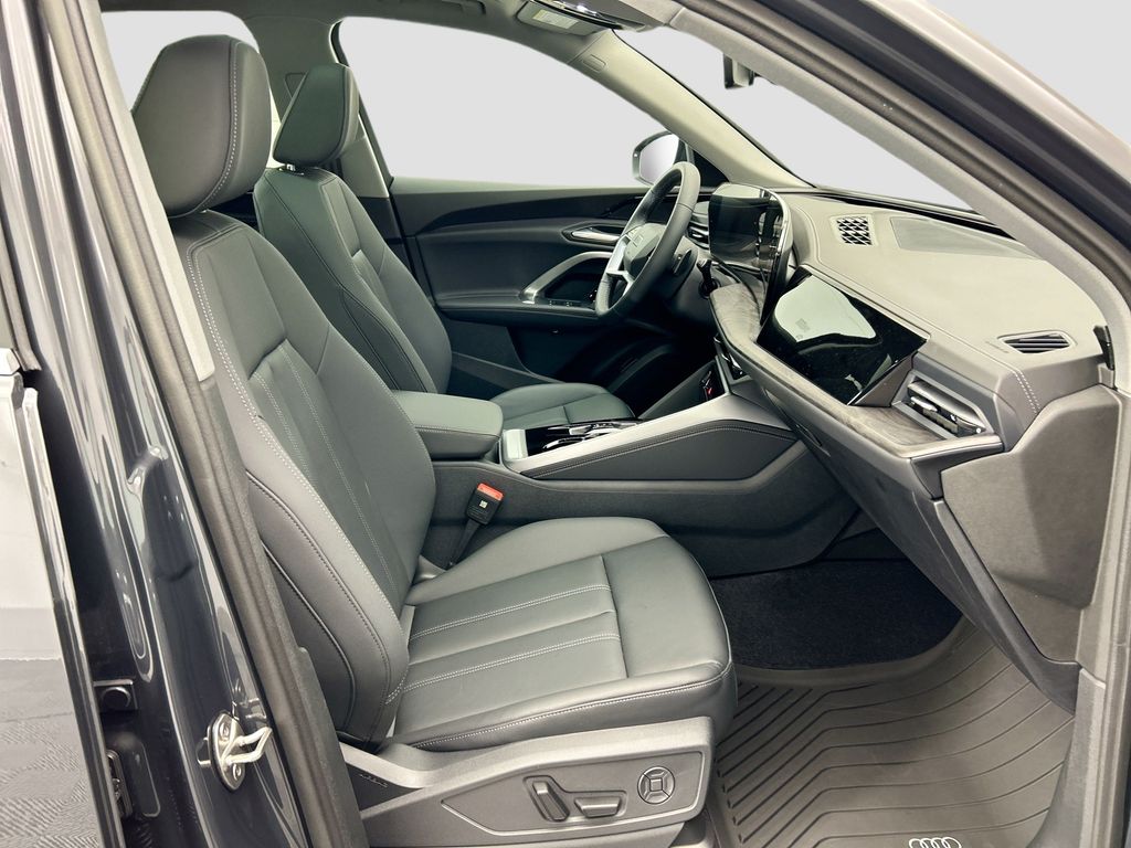 Thumbnail: 2025 Audi Q5 - 19