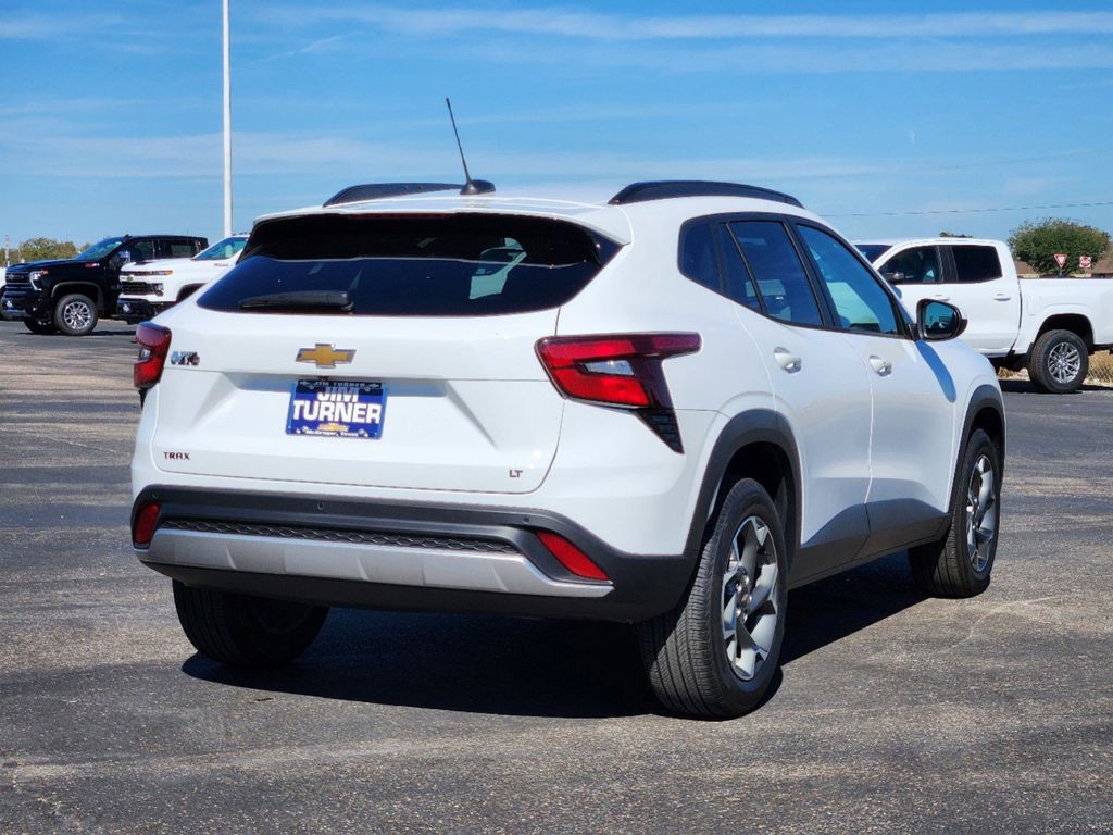 2025 Chevrolet Trax LT 3