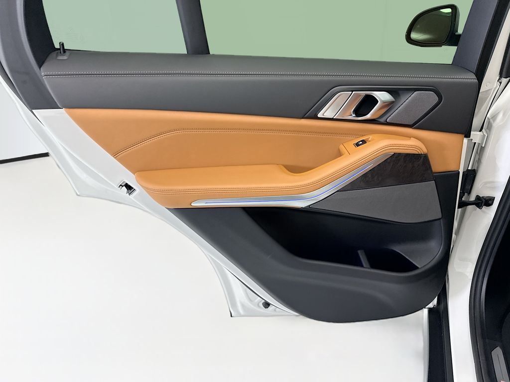 Thumbnail: 2026 BMW X5 - 25