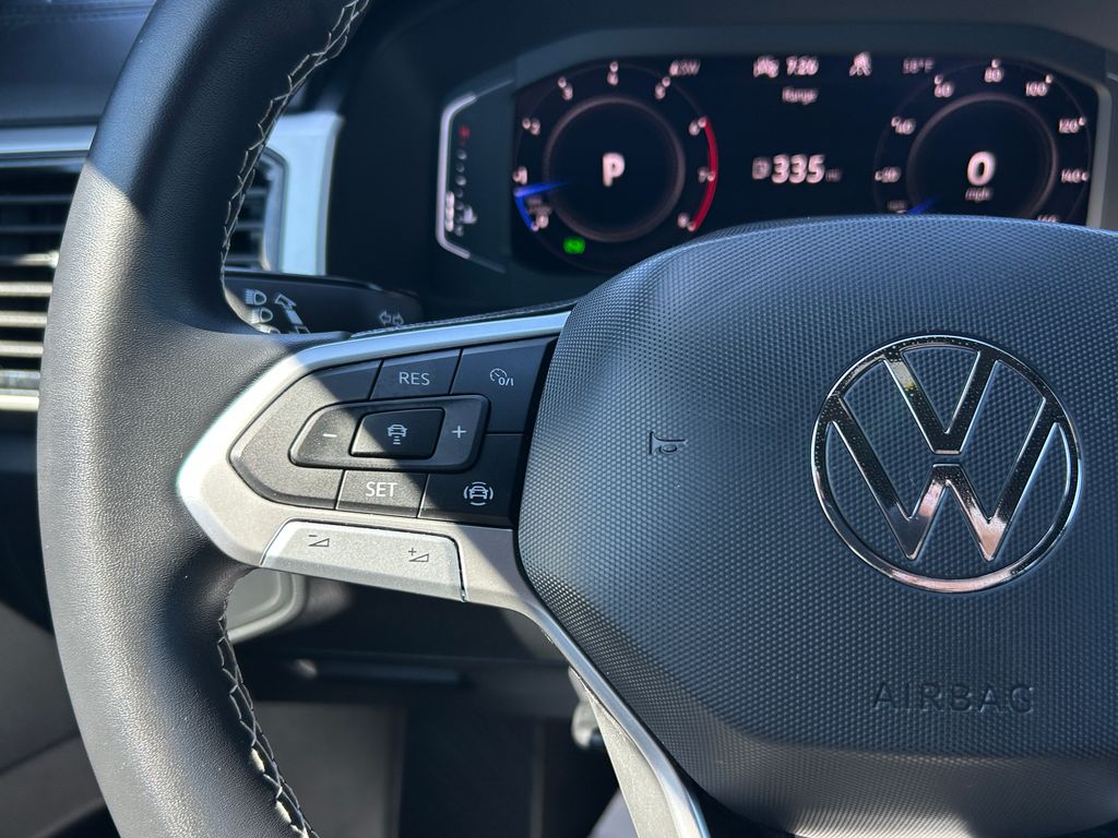 Thumbnail: 2023 Volkswagen Atlas - 18