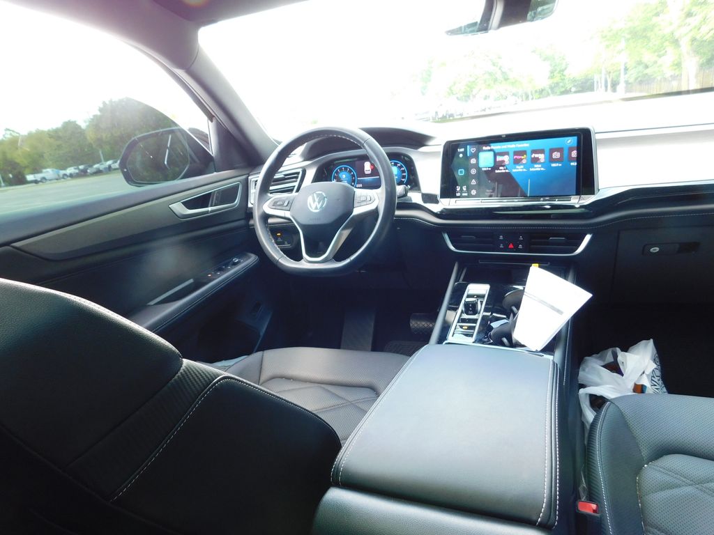 2024 Volkswagen Atlas SE 3
