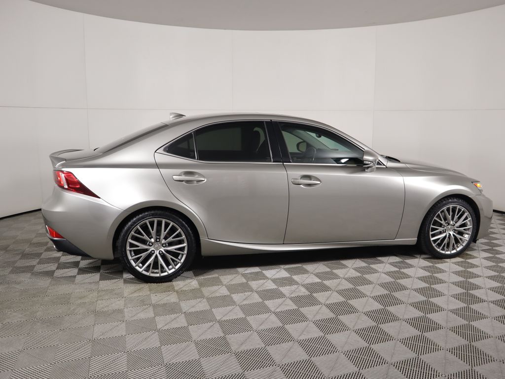 Thumbnail: 2016 Lexus IS - 4