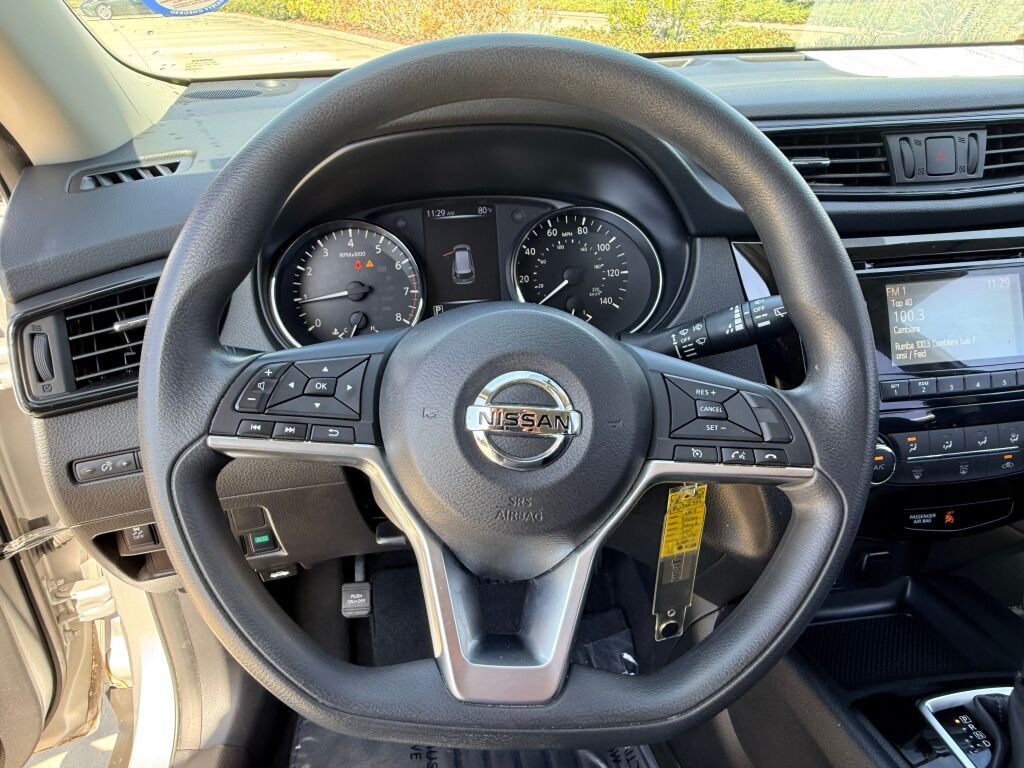 Thumbnail: 2017 Nissan Rogue - 29