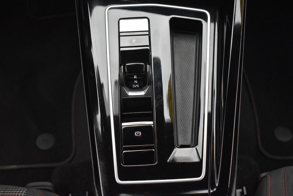 Thumbnail: 2024 Volkswagen Golf - 25