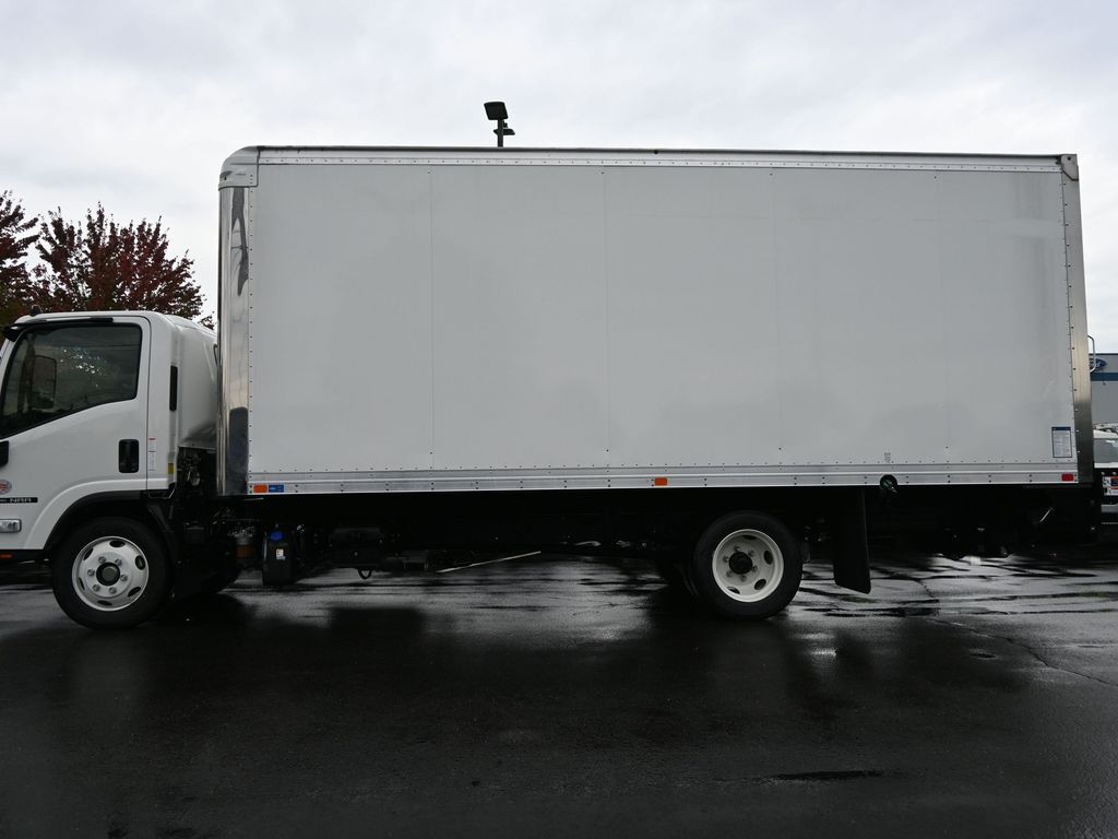 2025 Isuzu NRR 
