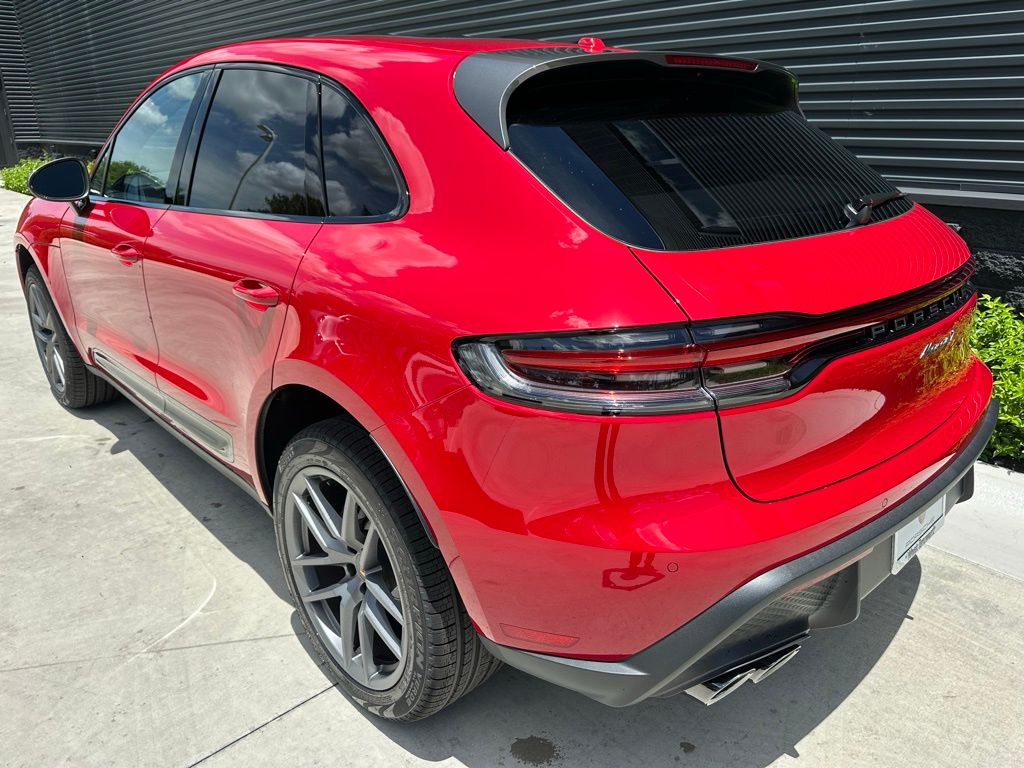 Thumbnail: 2025 Porsche Macan - 3