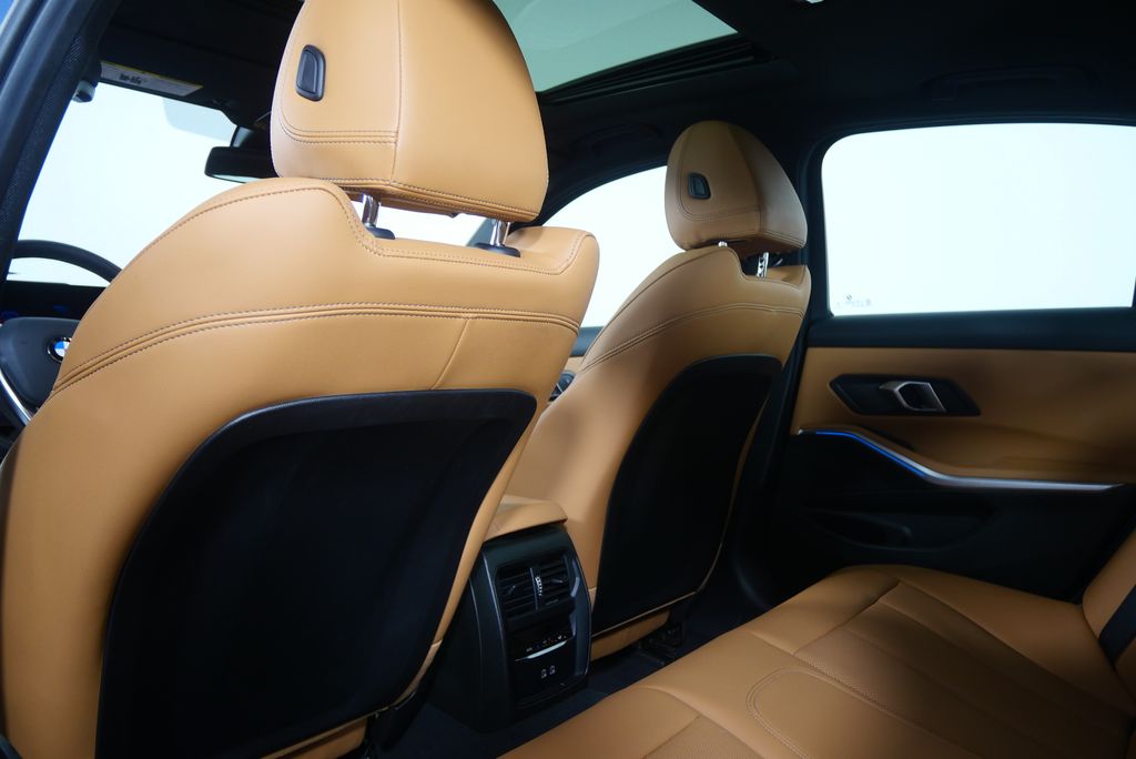 Thumbnail: 2024 BMW 3 Series - 18