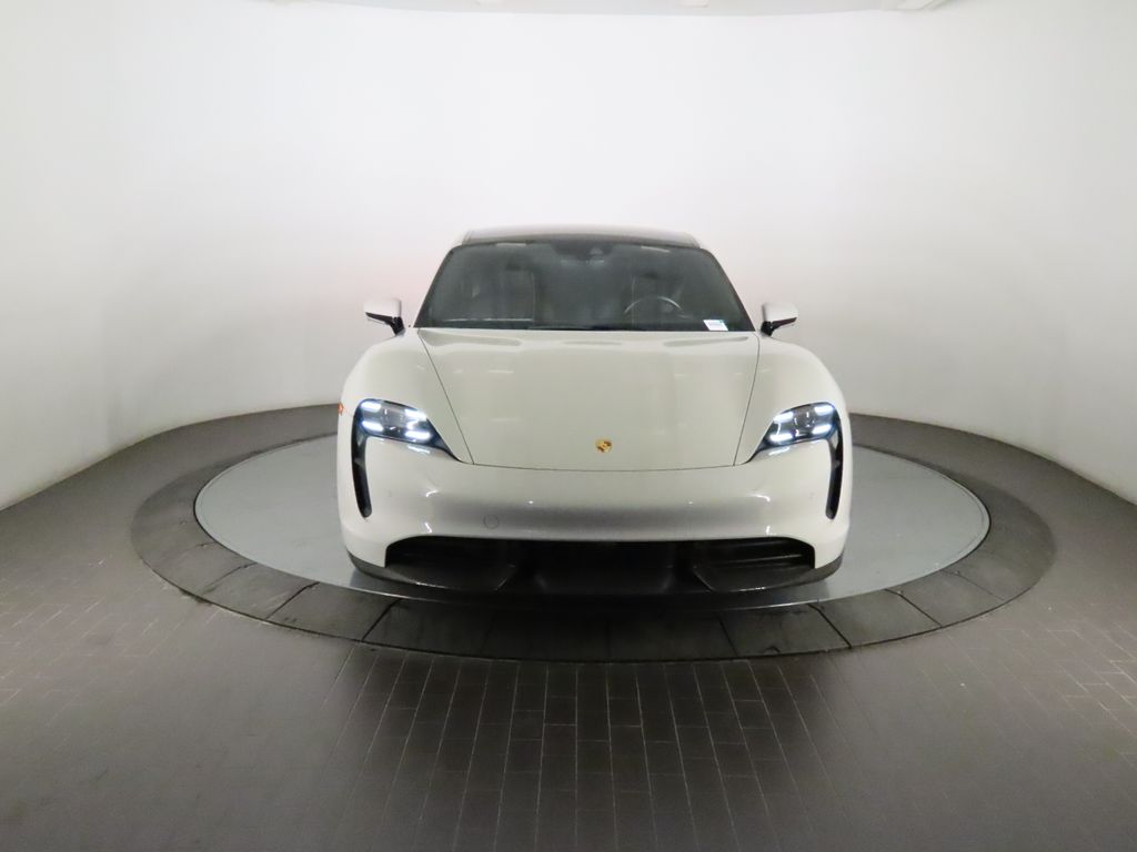 Thumbnail: 2021 Porsche Taycan - 10