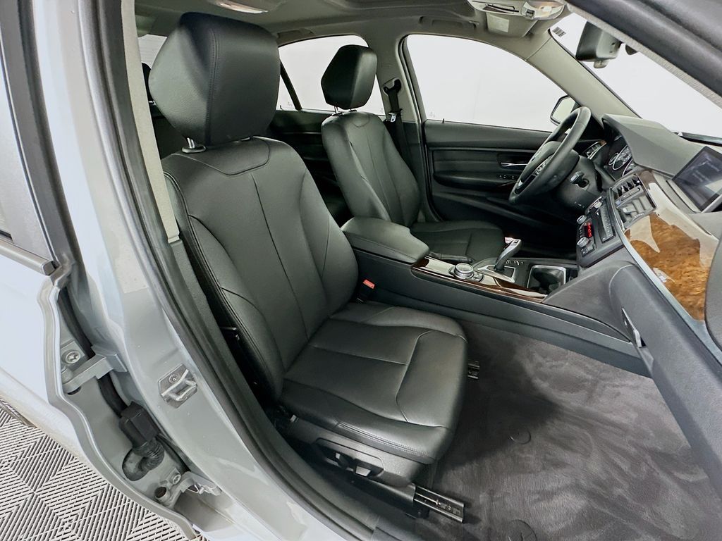 Thumbnail: 2014 BMW 3 Series - 28