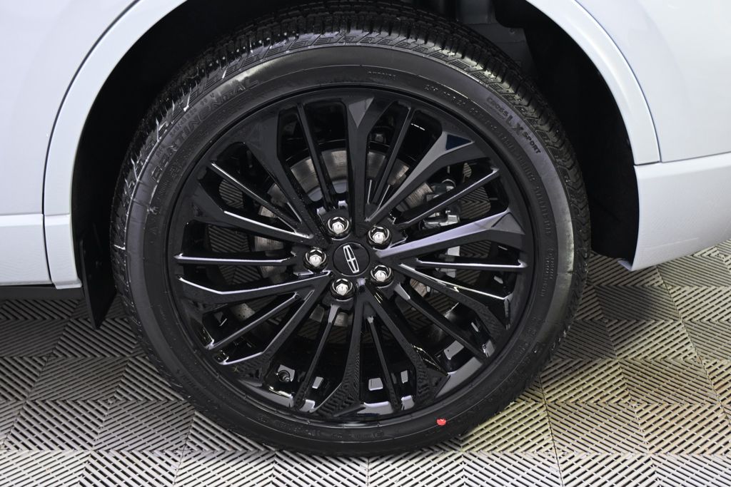 New 2026 White Lincoln Reserve image 20