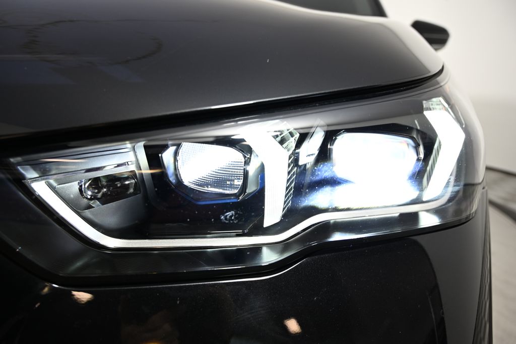 Thumbnail: 2026 BMW 5 Series - 9