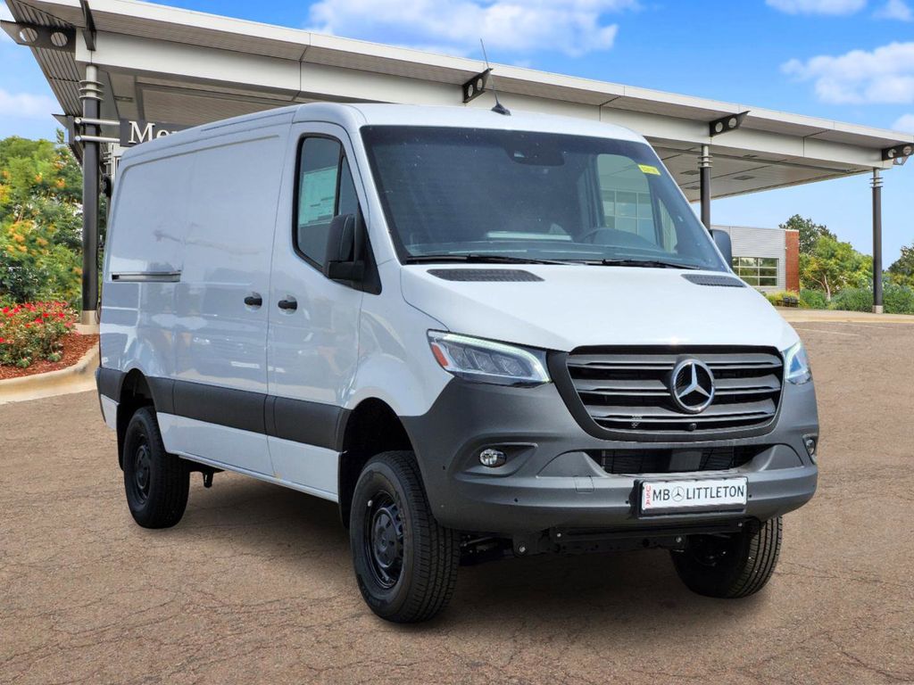 2024 Mercedes-Benz Sprinter 2500 Cargo 144 WB 2