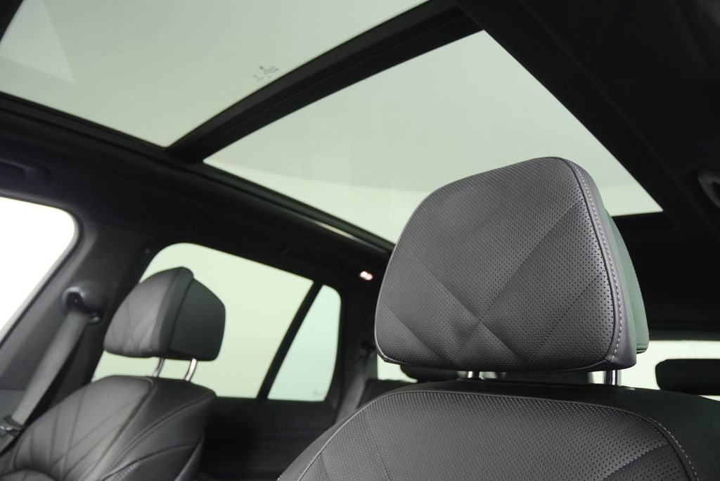 Thumbnail: 2024 BMW X5 - 12