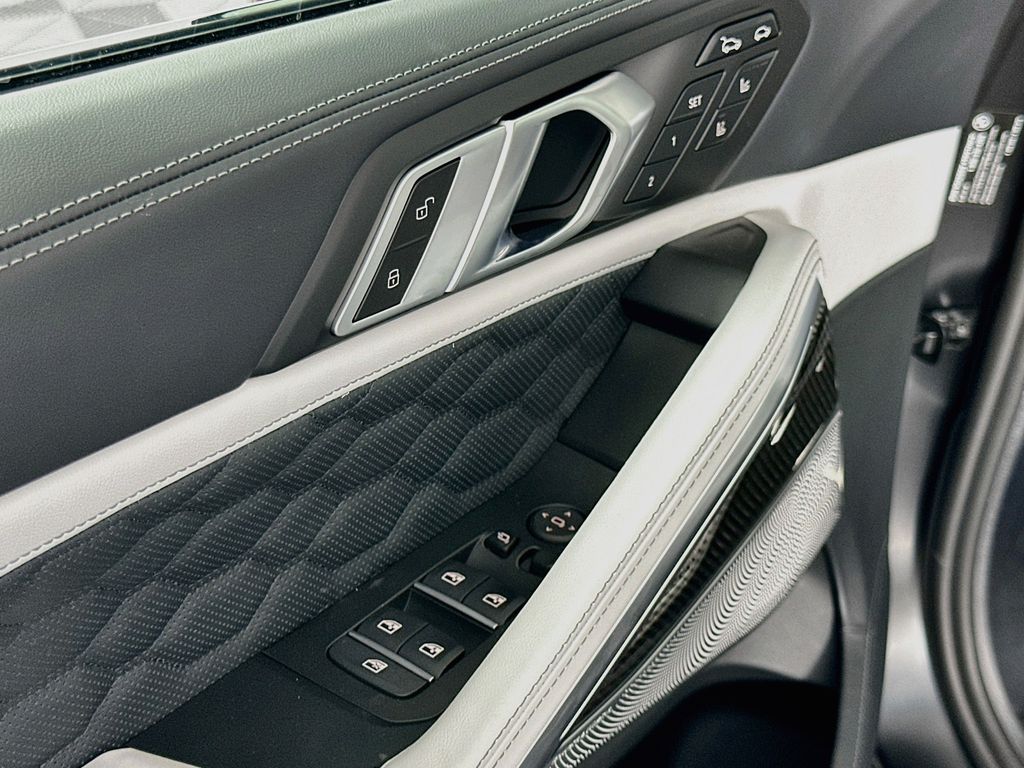 Thumbnail: 2027 BMW X6 - 20