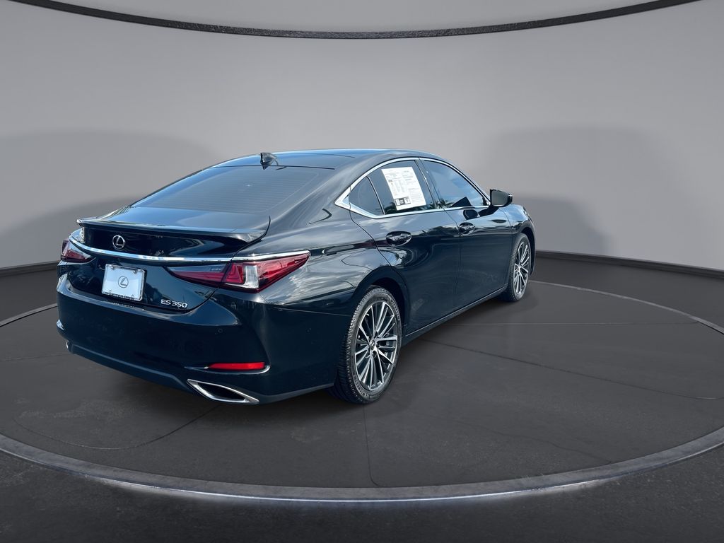 Thumbnail: 2022 Lexus ES - 11