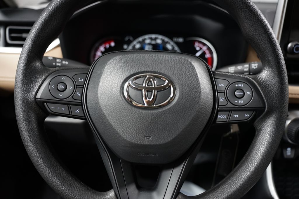 Thumbnail: 2025 Toyota RAV4 - 12