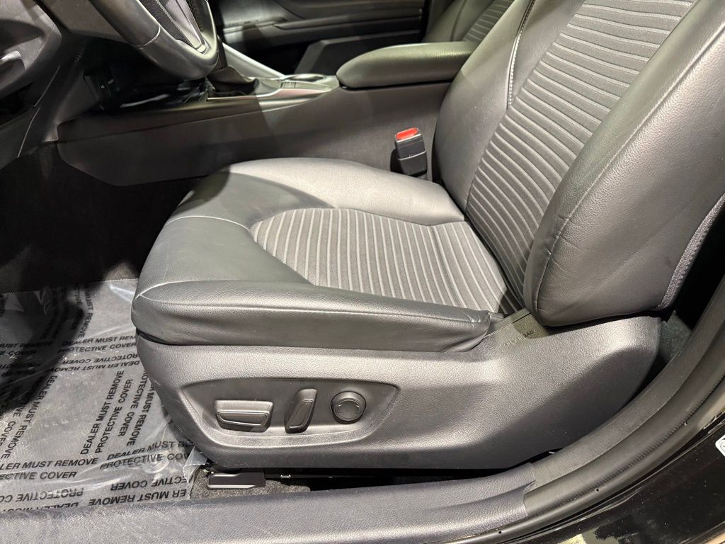 Thumbnail: 2023 Toyota Camry - 13