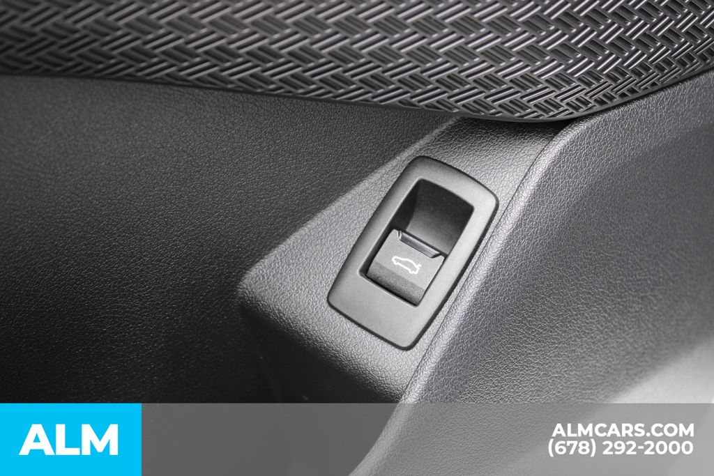 Used 2023 White BMW xDrive28i image 15