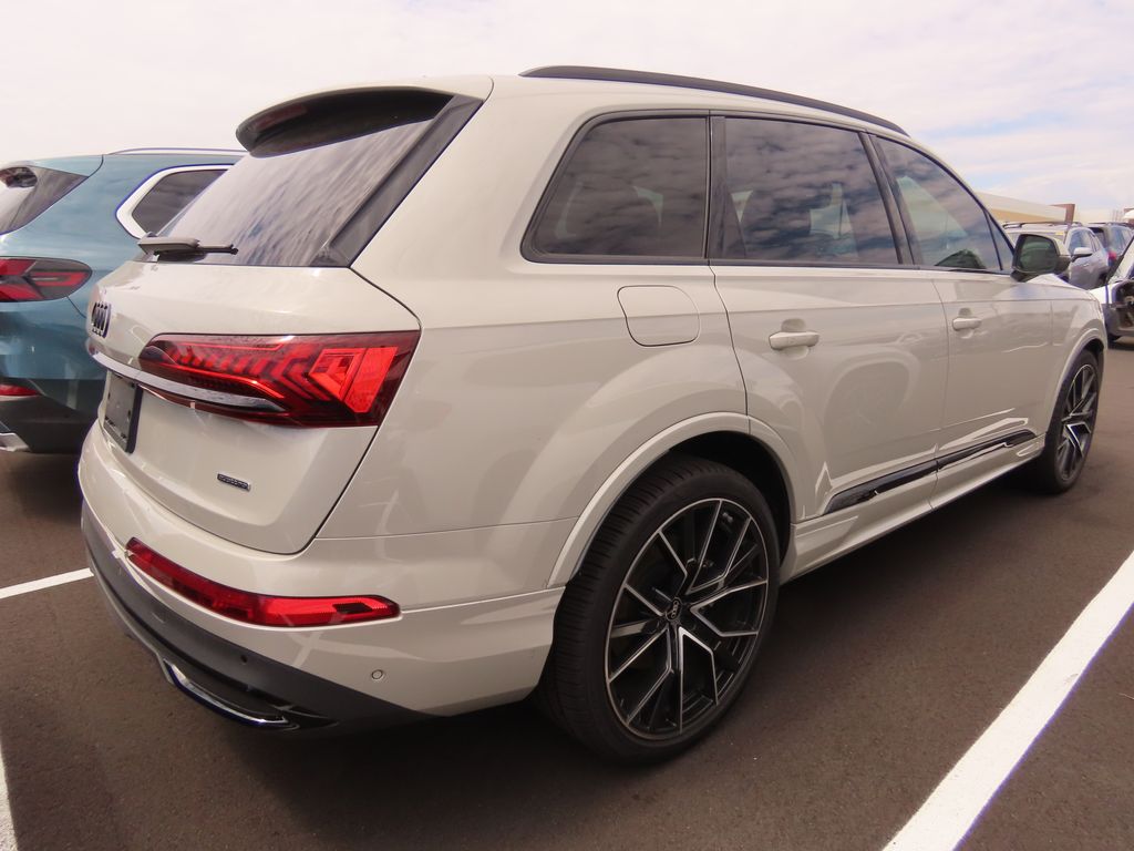Thumbnail: 2023 Audi Q7 - 3
