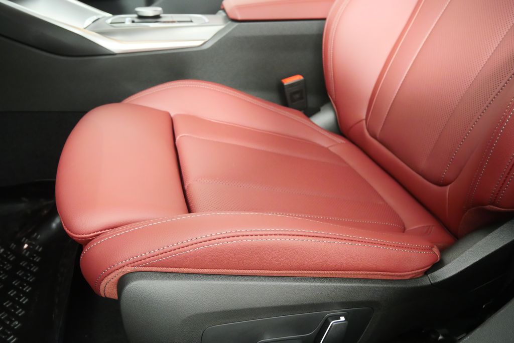 2025 BMW 3 Series 330i 9