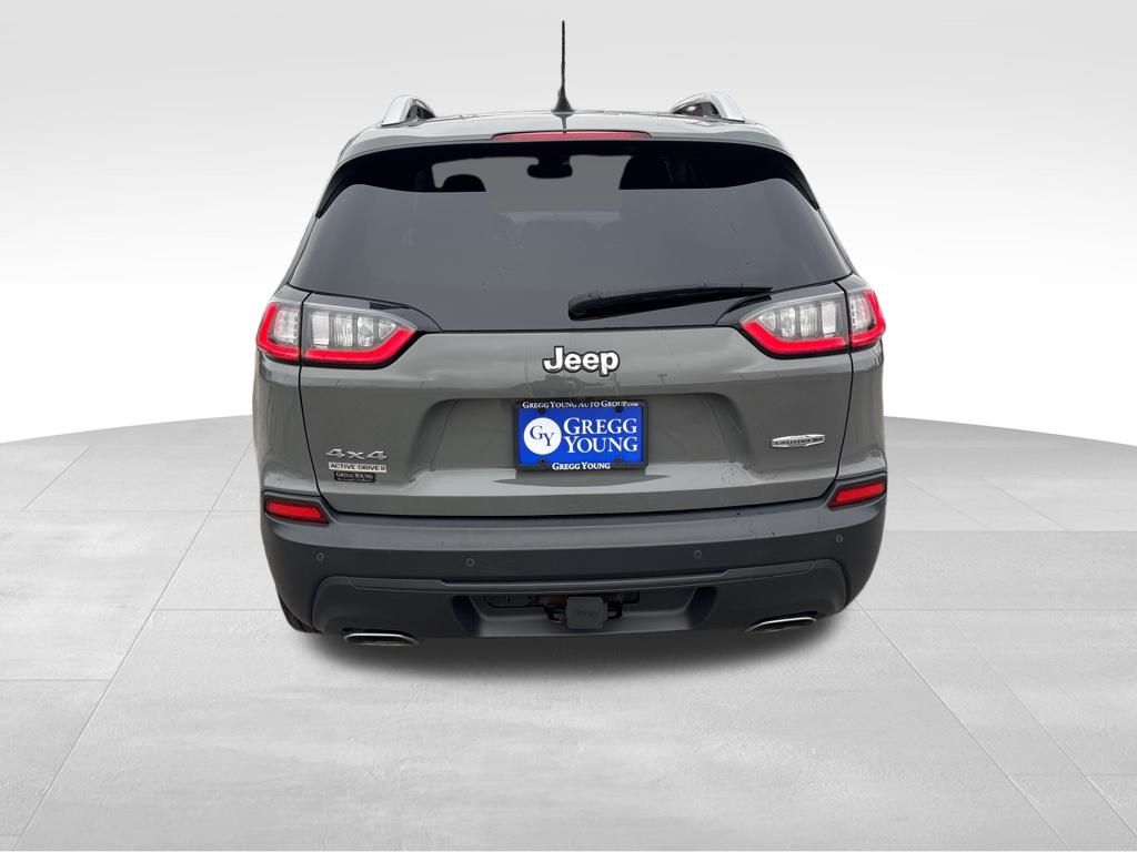 View vehicle photo 5