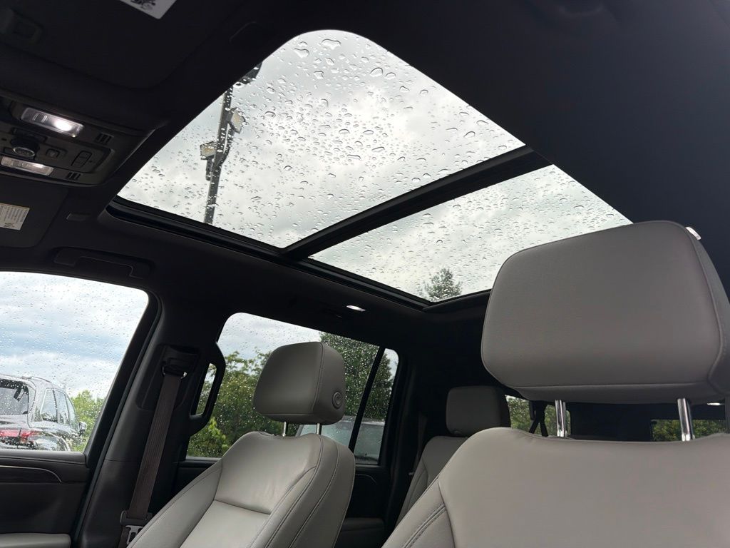 Used 2024 White Chevrolet Z71 image 15