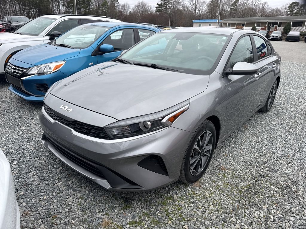 2024 Kia Forte LXS's photo