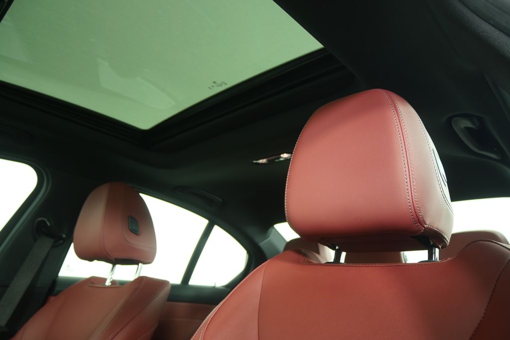 Thumbnail: 2023 BMW 3 Series - 12