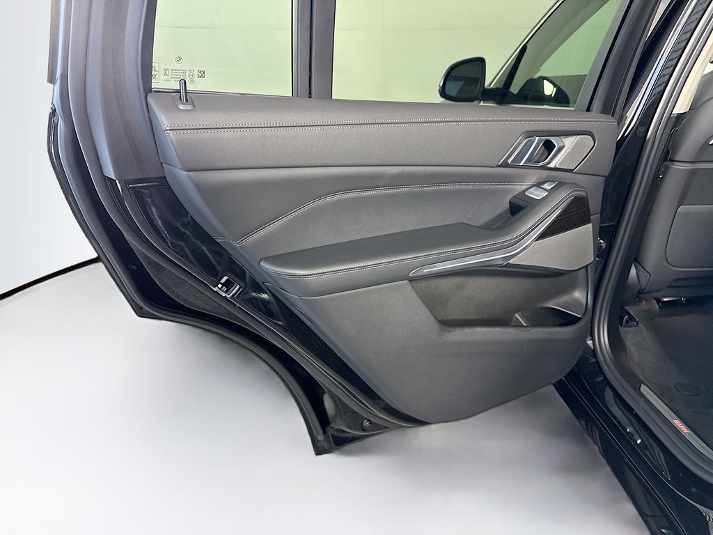 Thumbnail: 2023 BMW X7 - 28