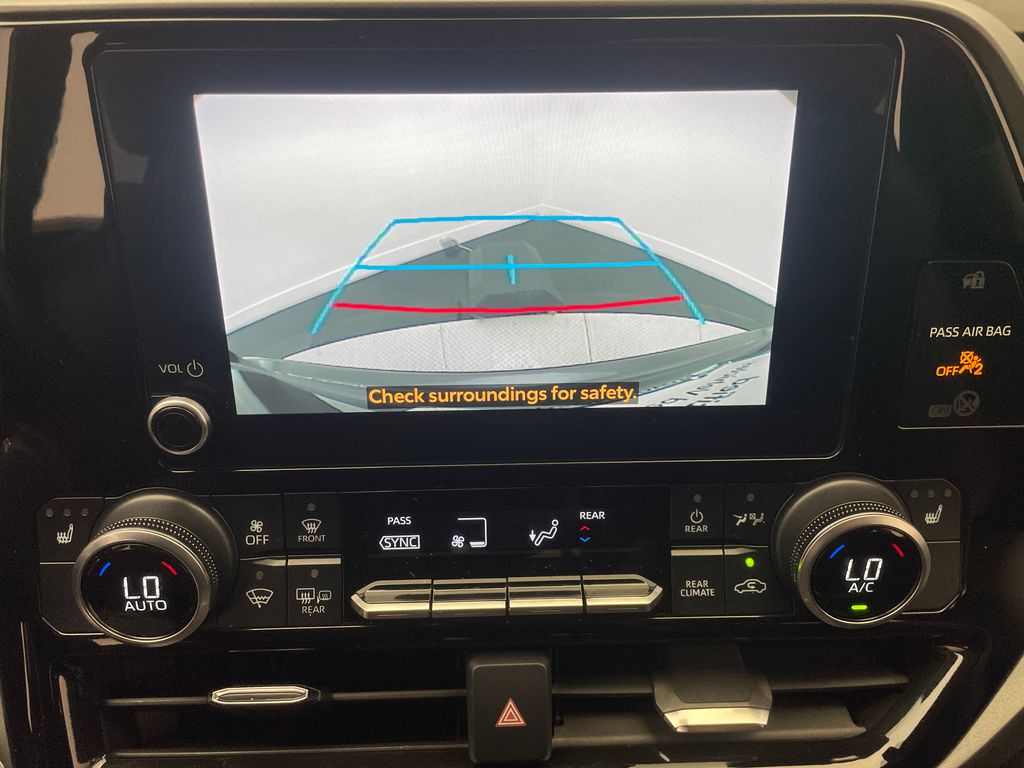 2024 Toyota Highlander XLE 26