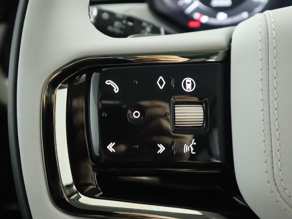 Thumbnail: 2025 Land Rover Range Rover Sport - 12